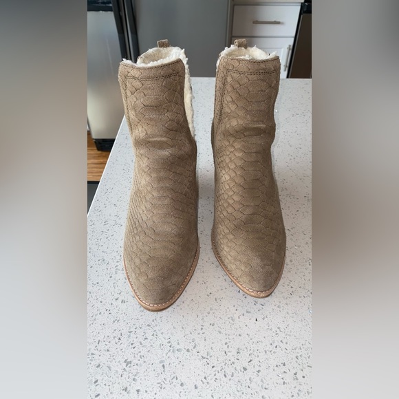 Jeffrey Campbell Orwell Shearling-Lined Boots - size 8.5 - Picture 4 of 7